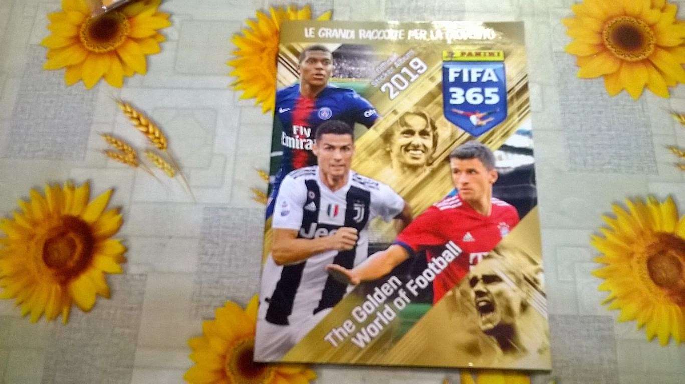 Album c FIFA 365 Panini 2019 completo 